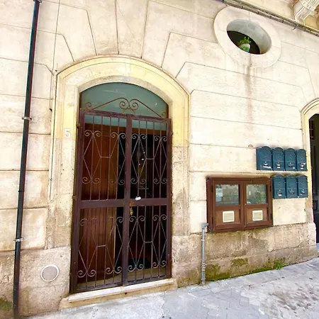 Carini House Syrakusa