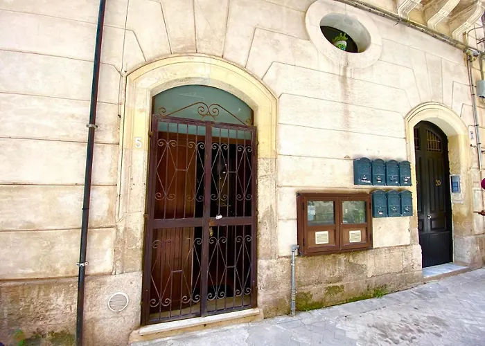 Carini House Syrakusa